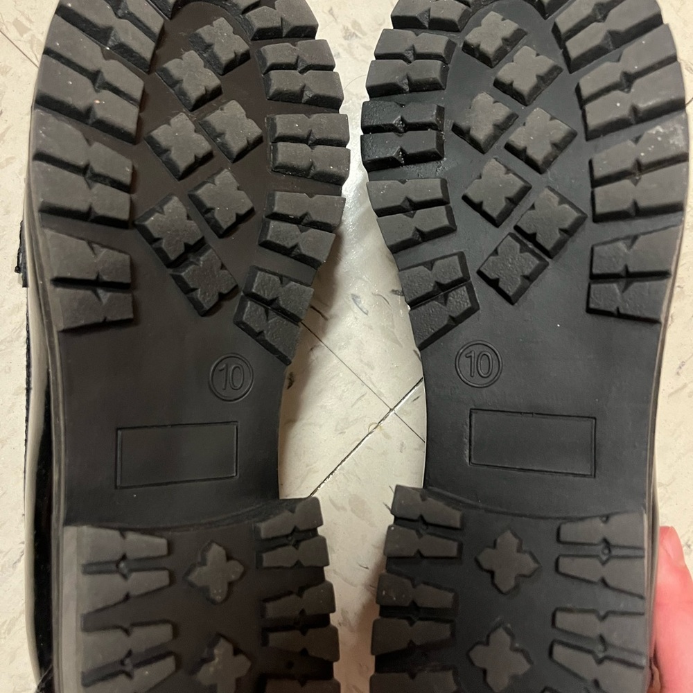 Old Navy Faux-Leather Chunky Heel Loafers Black - Picture 5 of 5